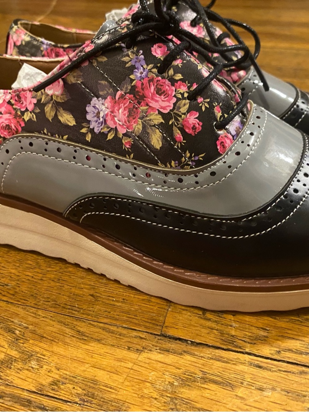 Women’s Floral Oxford Wingtips- Faux Leather Size 8 Brand New
